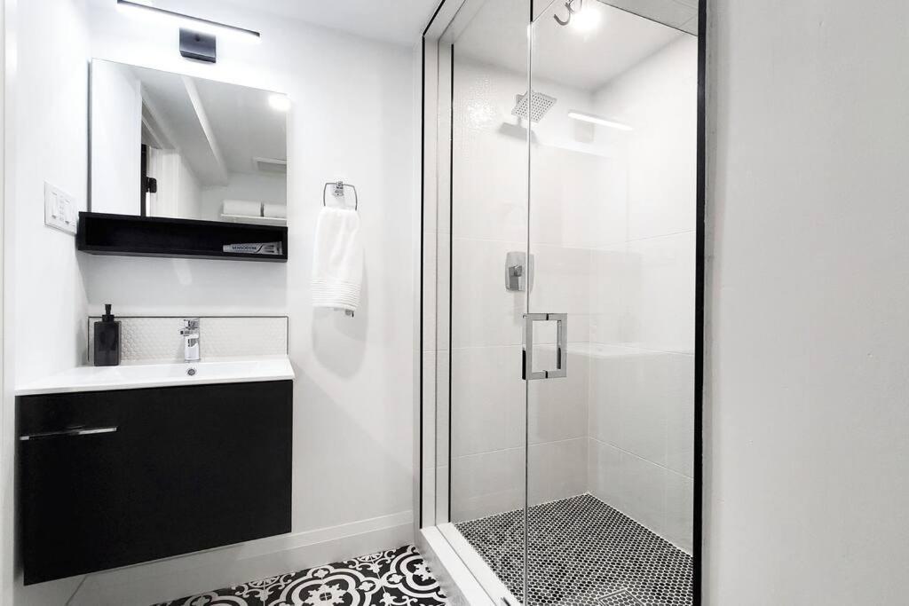 Renovated Guest Suite Near The Lake & High Park In Toronto! Exteriér fotografie