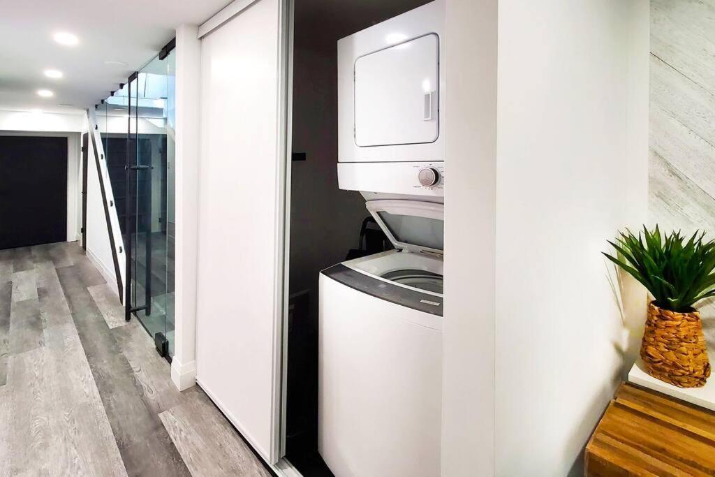 Renovated Guest Suite Near The Lake & High Park In Toronto! Exteriér fotografie